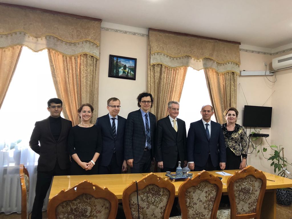 International notarial experts visit Tajikistan, talk about reforms